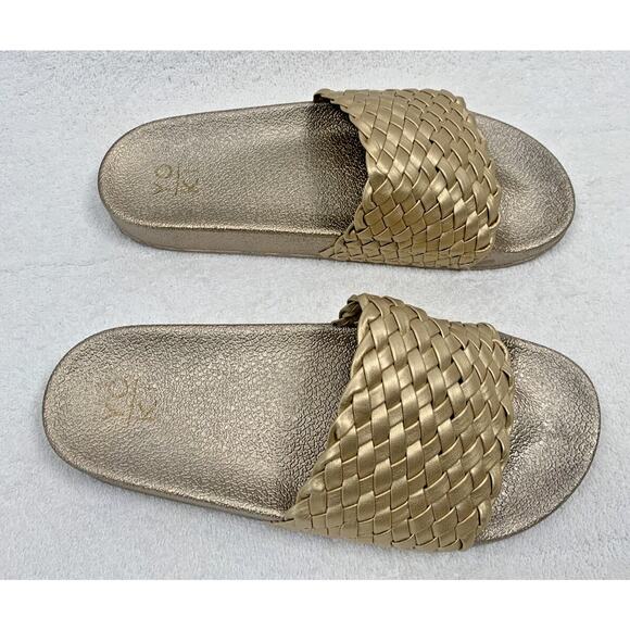 NEW YOKI Womens Slip on Summer Sandals Size 8 Gold Metallic Casual - Picture 5 of 5